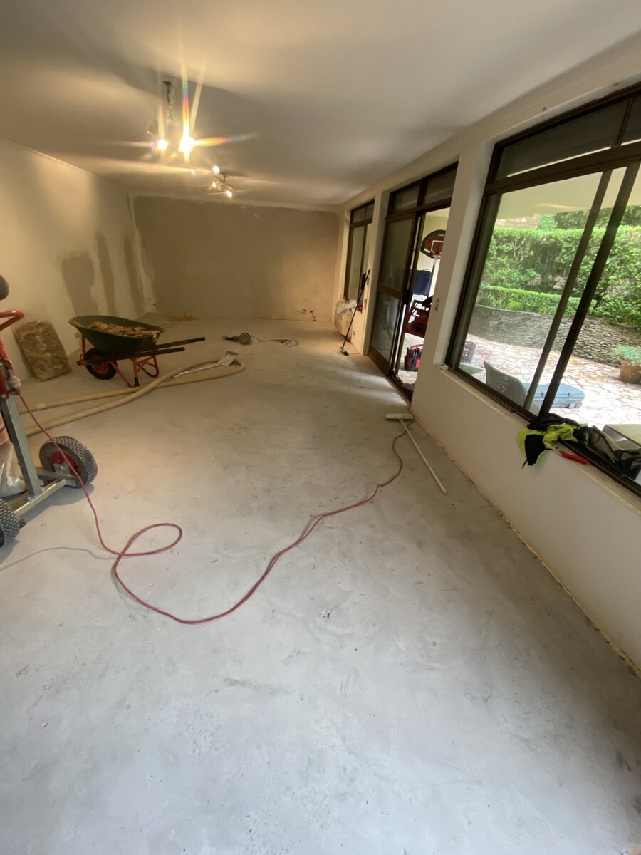 Room after parquet floor removal